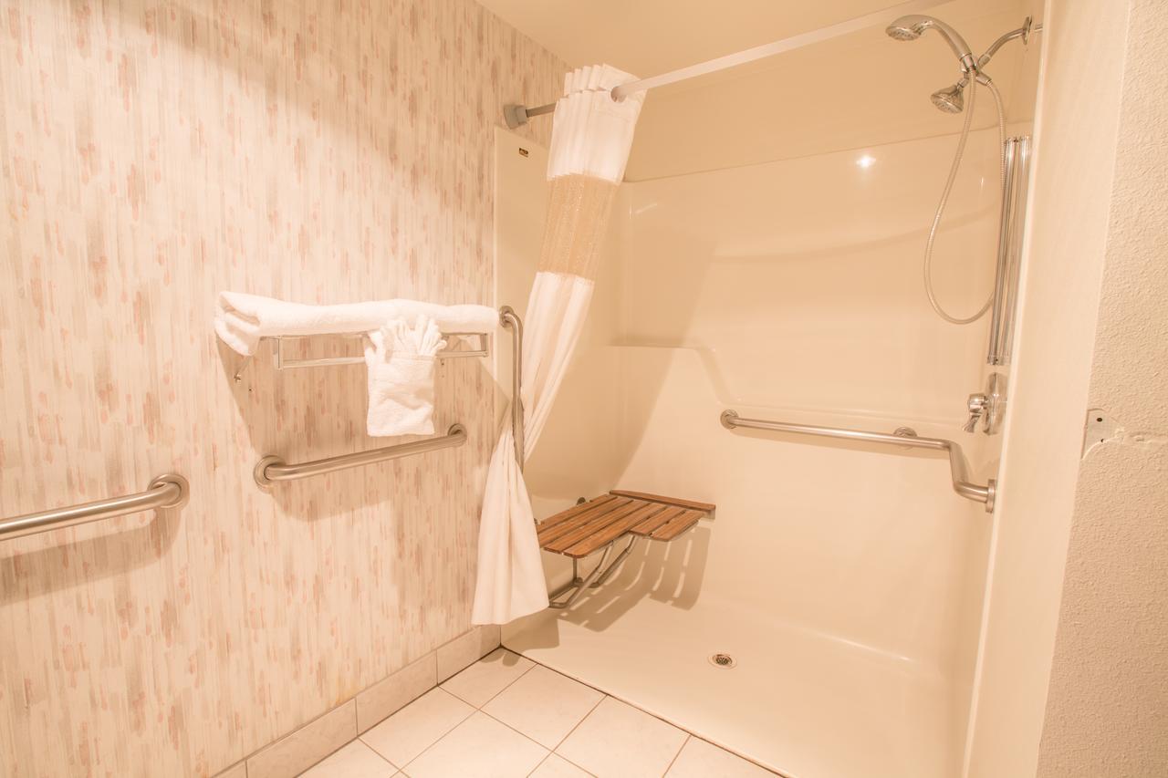 Bridgeway Inn & Suites - Portland Airport Грешем Экстерьер фото